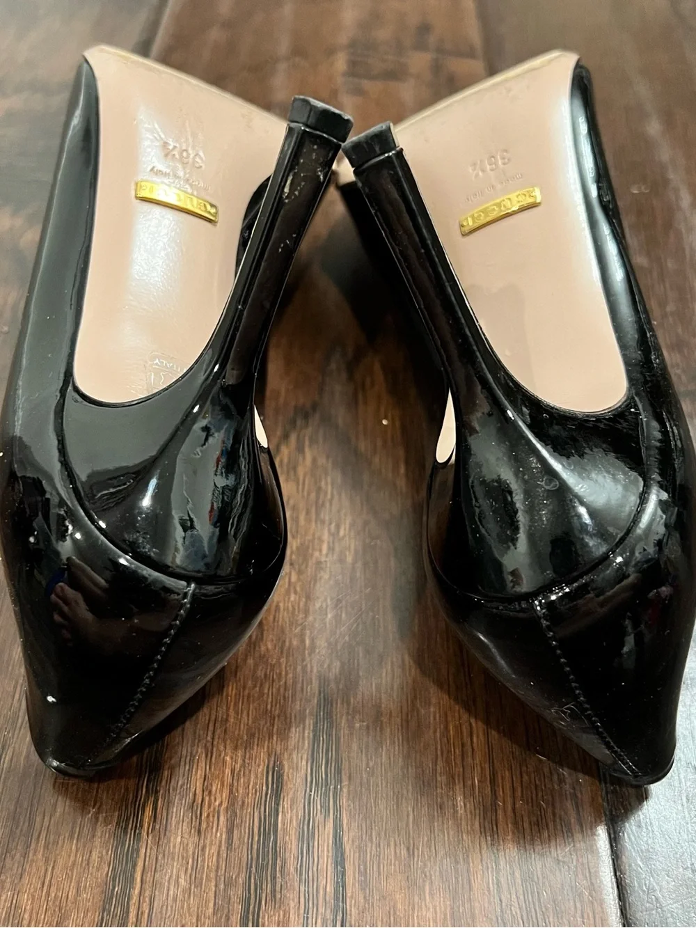 Gucci Black Patent Leather Pumps with Gold Horsebit